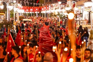 19 Mayıs’ta Fener Alayı ve Şehitlerimize Saygı Yürüyüşü Düzenlendi
