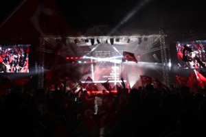 5. Kazak Gölü Festivali Zafer Bayramı Coşkusu ve Norm Ender Konseriyle Tamamlandı