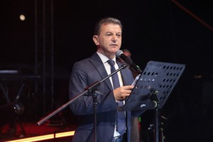 5. Kazak Gölü Festivali Zafer Bayramı Coşkusu ve Norm Ender Konseriyle Tamamlandı
