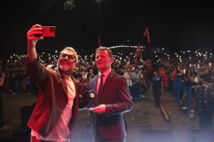 5. Kazak Gölü Festivali Zafer Bayramı Coşkusu ve Norm Ender Konseriyle Tamamlandı