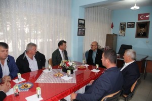 Başkan Çetin Kapaklı Sosyal Yardımlaşma ve Dayanışma Derneğini Ziyaret Etti