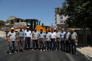 Başkan Çetin Sıcak Asfalt Yol Yapım Çalışmalarını İnceledi