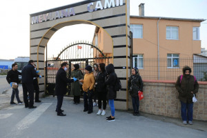 Başkan Çetin, Maske ve Kolonya Dağıttı