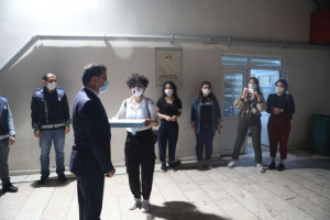 Başkan Çetin’den Hemşirelere Çiçek ve Pasta Sürprizi