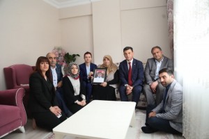 Başkan Çetin’den şehit ailesine ziyaret