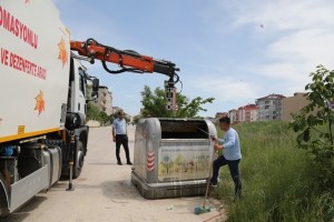 Çöp Konteynerleri Dezenfekte Ediliyor
