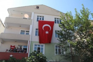 Kapaklı Kahraman Gazimizi Bağrına Bastı