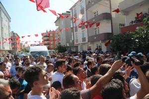Kapaklı Kahraman Gazimizi Bağrına Bastı