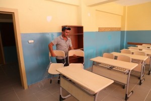 Okul Bahçeleri Temizleniyor