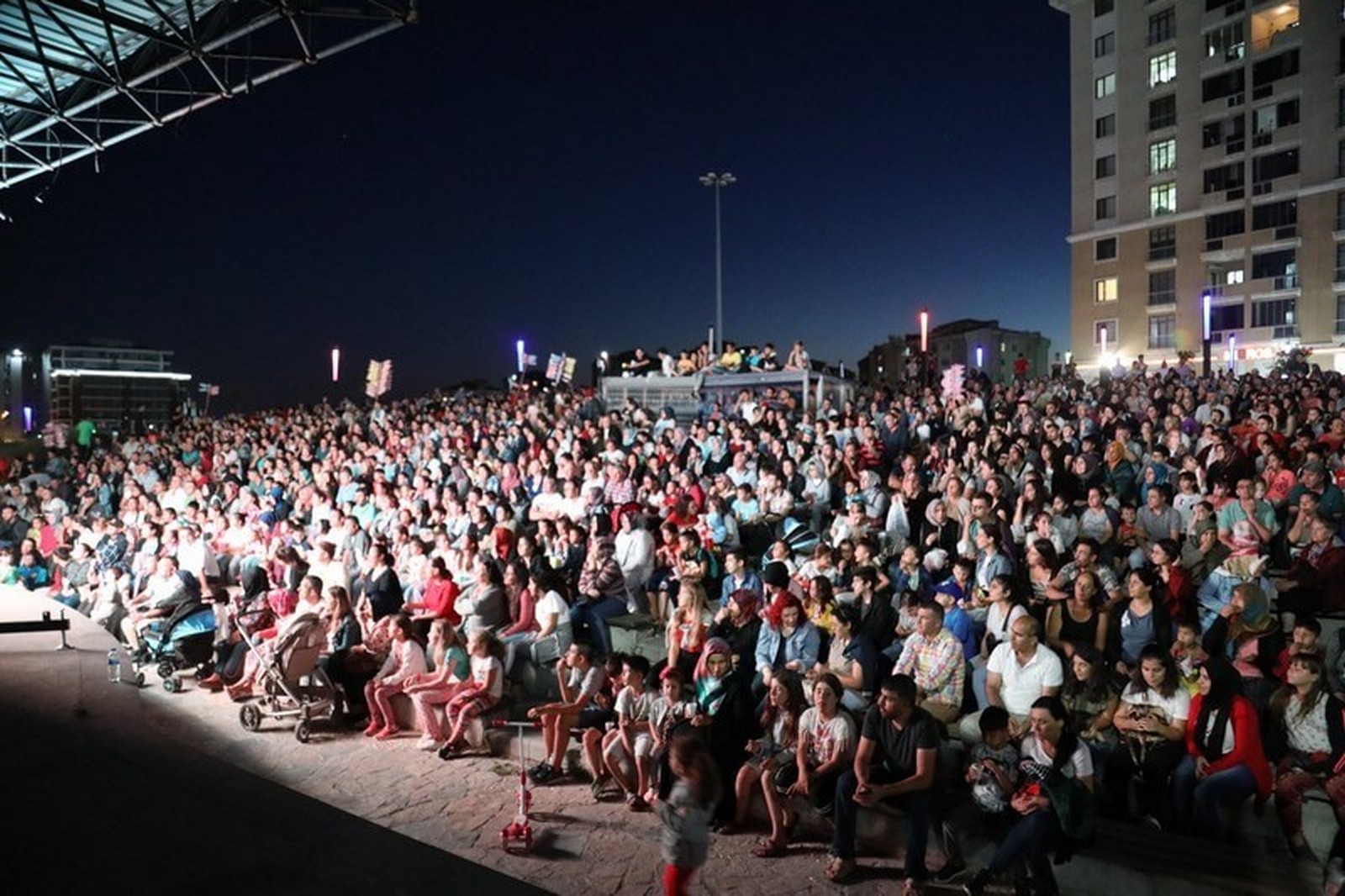 Açık Havada Sinema Geceleri Başladı
