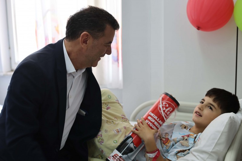 Başkan Çetin, Sünnet Çocuklarını Ziyaret Etti