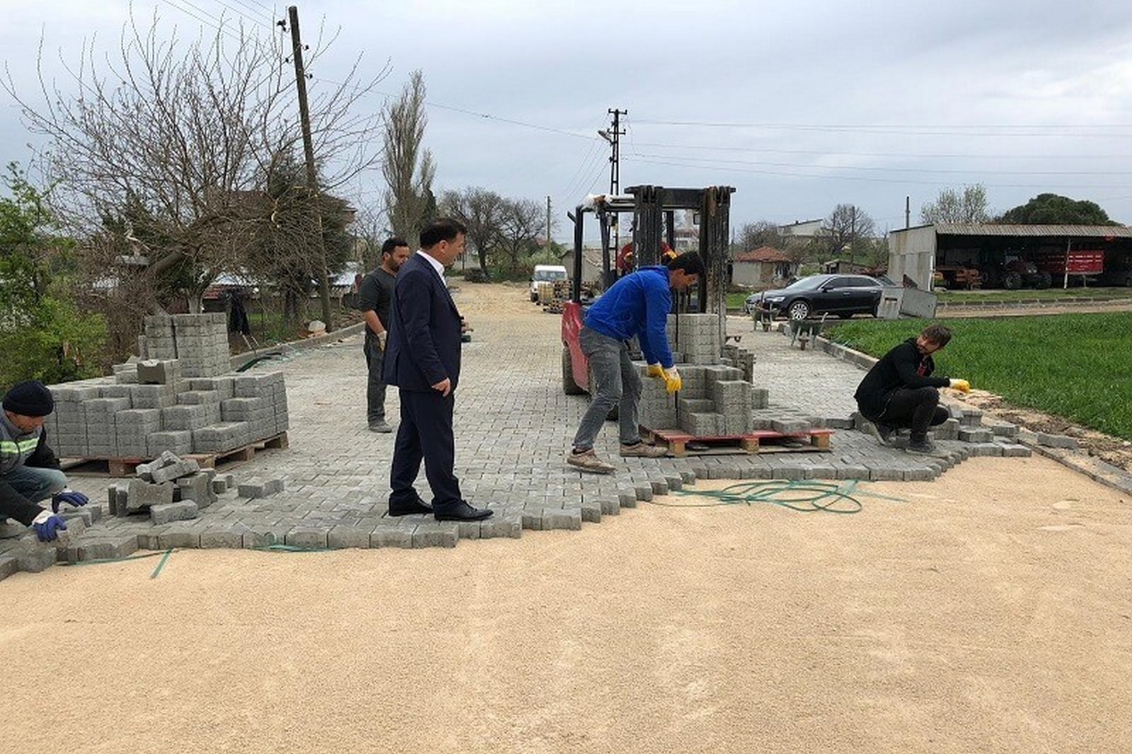 Başkan Çetin yollara el attı