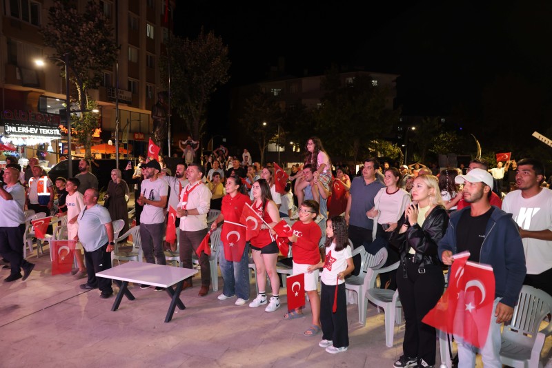 Filenin Sultanlarının Zaferi Dev Ekranda İzlendi
