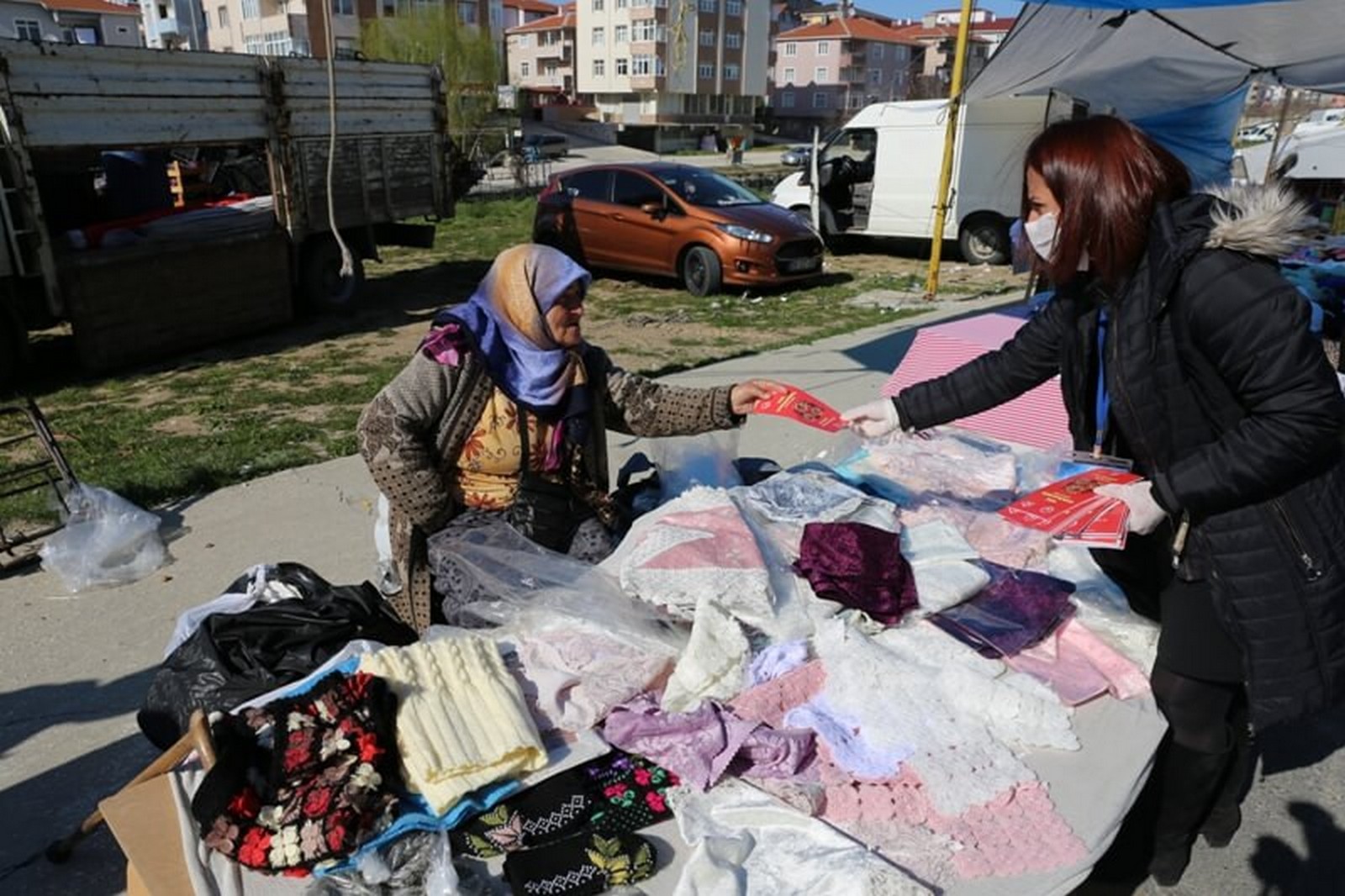Kapaklı Belediyesi Virüse Karşı Vatandaşları Bilgilendiriyor