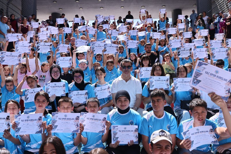 Kapaklı Belediyesi Yaz Spor Okulları'nda 2 Bin 500 Öğrenci Sertifikalarını Aldı