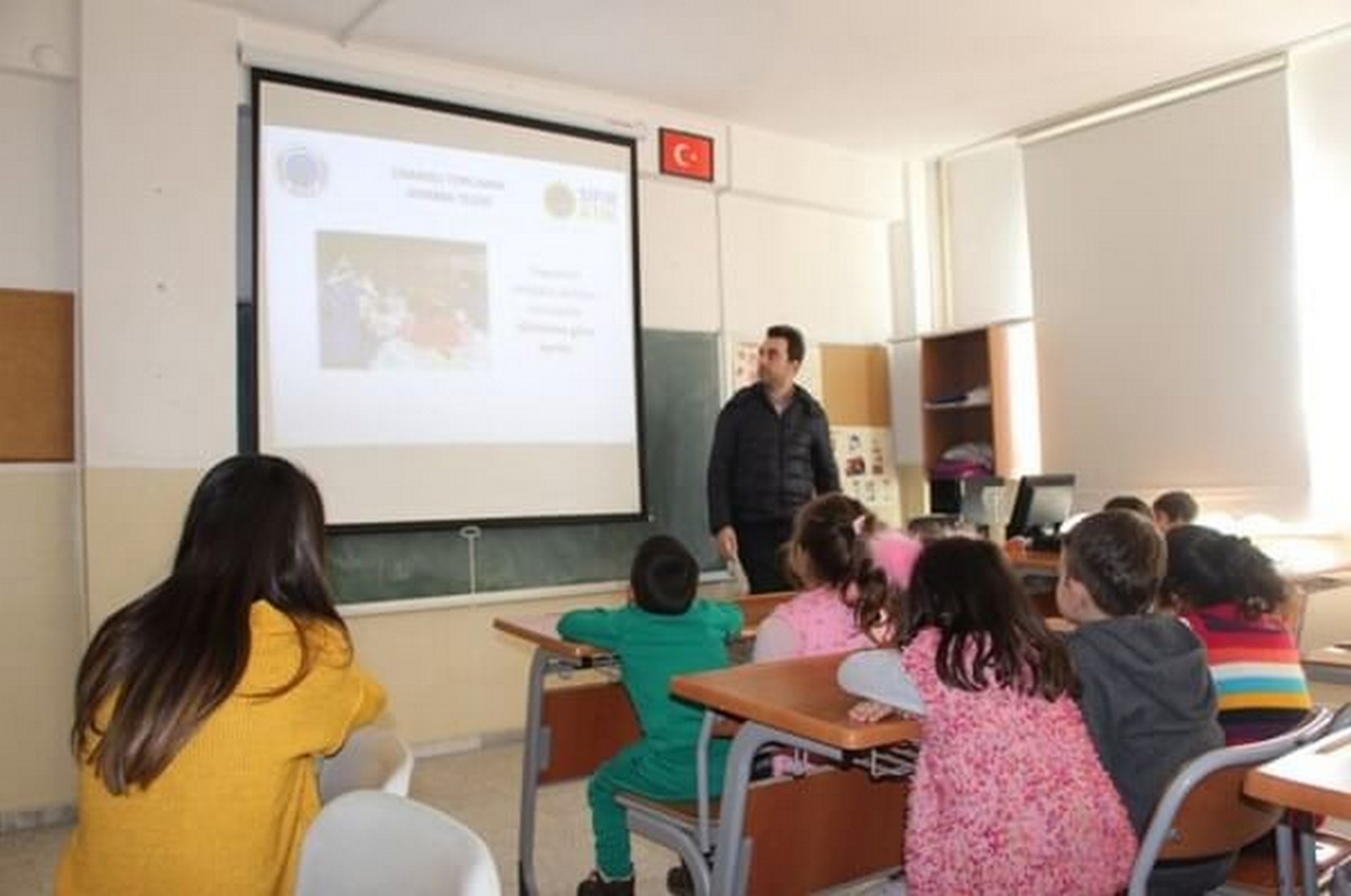 Öğrencilere Sıfır Atık Projesi ve Ambalaj Atıkları Hakkında Eğitimler Verildi