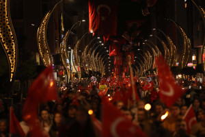 100.Yıl Coşkusu Fener Alayı Korteji ve Kardeşlik Destanı Gösterisiyle Yaşandı