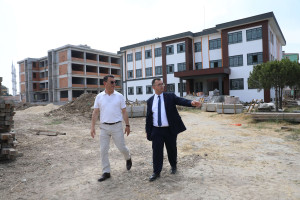 Başkan Çetin, Okul İnşaatlarında İncelemelerde Bulundu