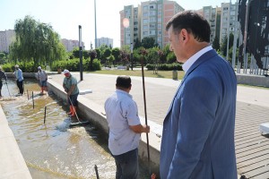 Bülent Ecevit Parkında Süs Havuzları Yenileniyor