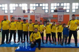 Güreşçilerimiz Madalyalarla Döndü