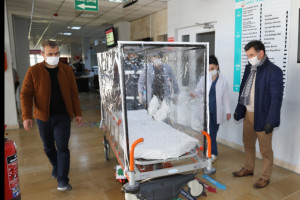 “İzolasyonlu Sedye Kabinlerini Hastanelerimize Teslim Ettik”