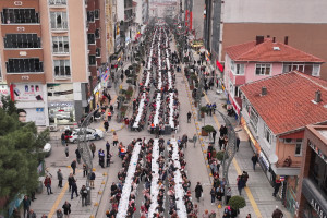 Pınar Bulvarı’nda Binler Gönül Sofralarında Buluştu