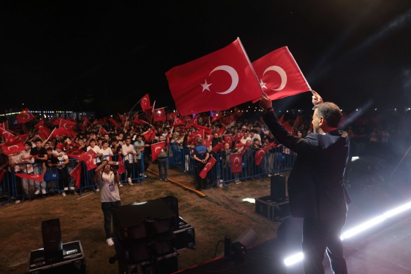 5. Kazak Gölü Festivali Zafer Bayramı Coşkusu ve Norm Ender Konseriyle Tamamlandı