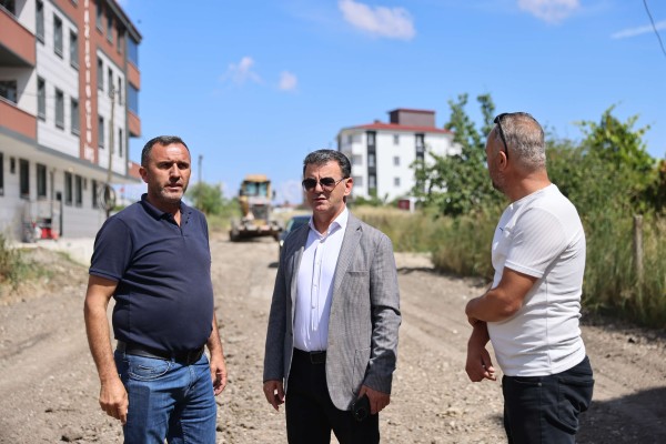 Başkan Çetin, Üstyapı Çalışmaları ve Kazak Gölü Mesire Alanı’nda İncelemelerde Bulundu