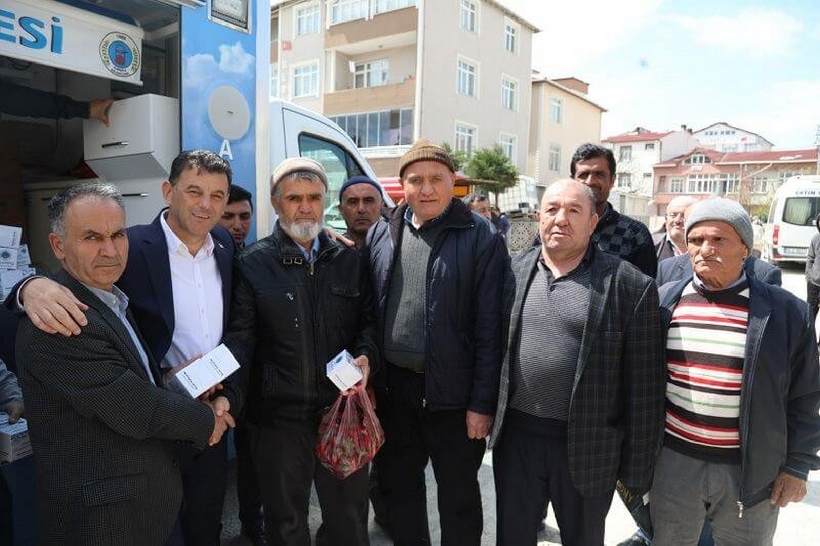 Vatandaşlarımıza kandil simidi ikram ettik