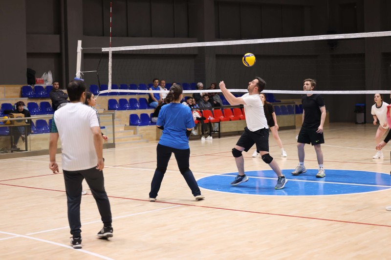 Voleybol Turnuvası Başladı